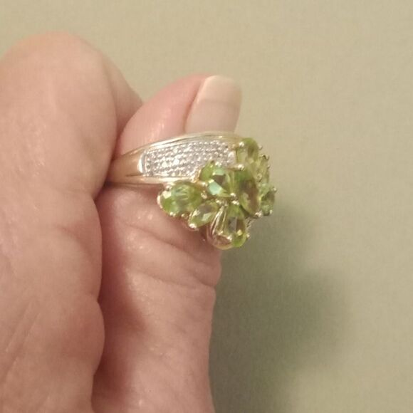 Peridot and Earth mined diamond ring size 8 - Picture 2 of 7